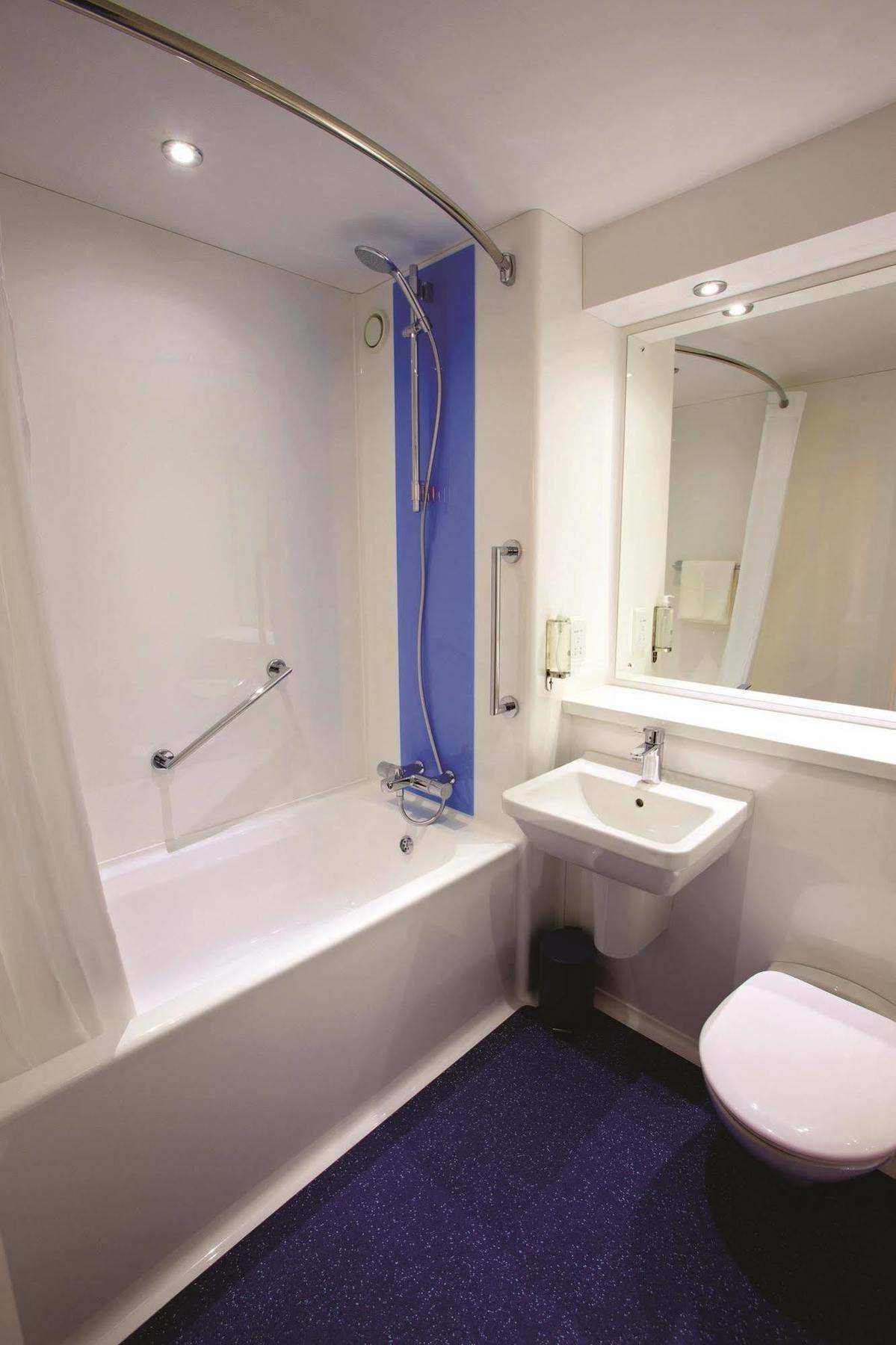 Travelodge Newcastle Central Екстериор снимка